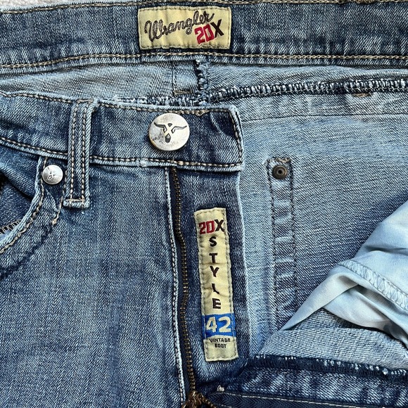 Wrangler‎ 20X Style 42 Vintage Boot Cut Blue Jeans Medium Wash Womens 34x33 - Picture 3 of 8